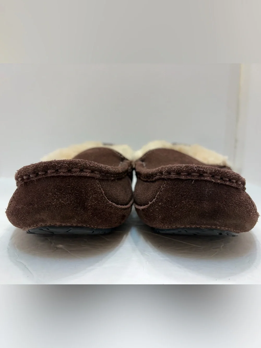 UGG Kids/Youth Ascot Slipper Espresso Brown Size US 4 (Womens US 6 / EU 34)